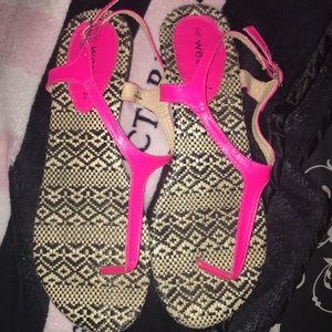 Black and white design with Pink strap sandals!